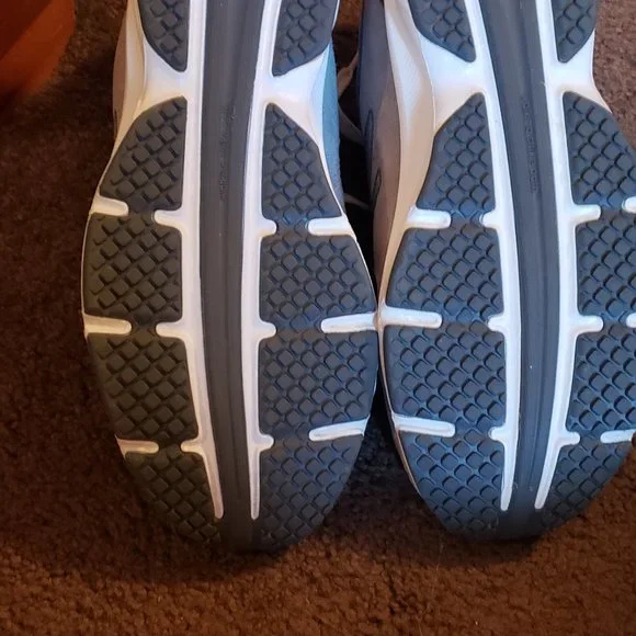 New Balance Sneakers W11 M9.5 NEW w/o tags - Picture 5 of 5